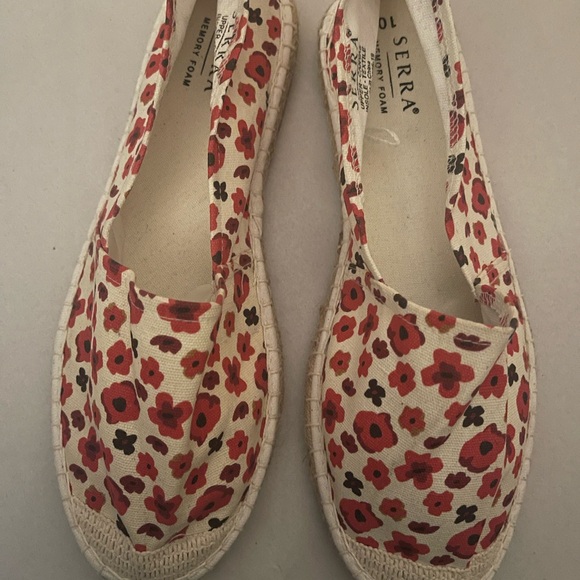 Serra Women's Floral Espadrilles - Red and Cream - Picture 7 of 9